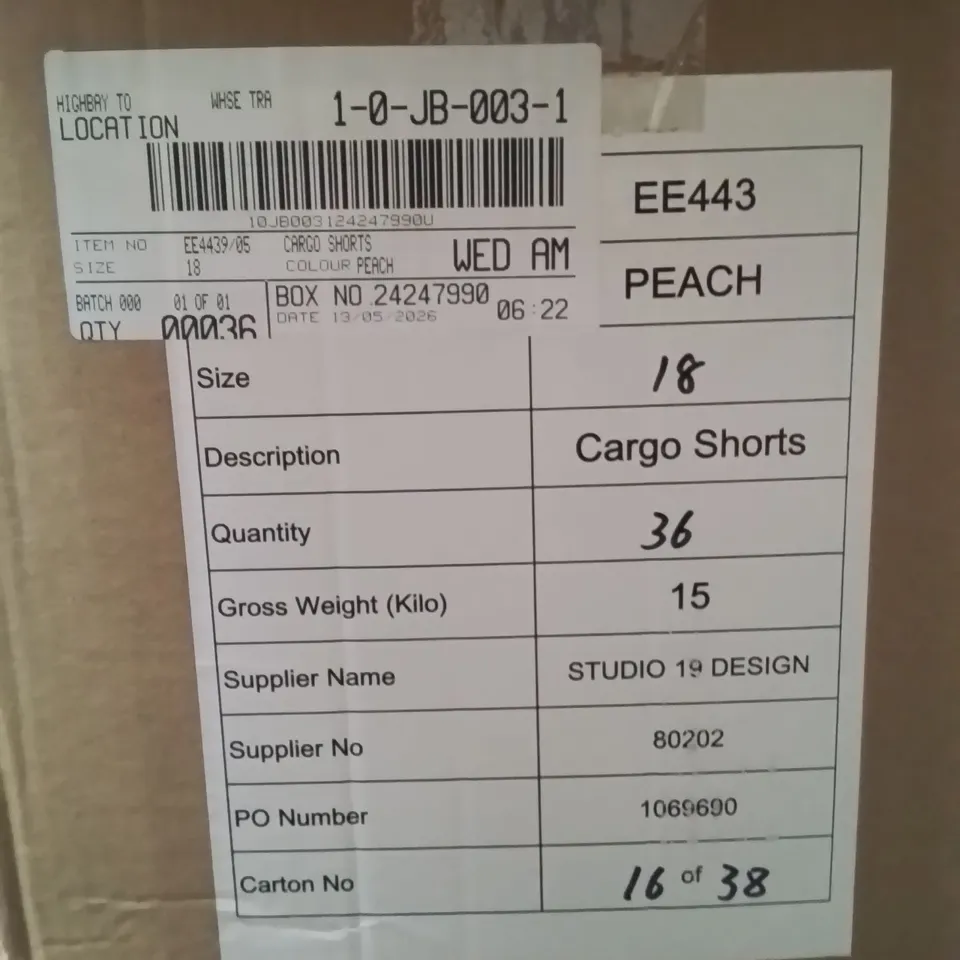 BOXED BRAND NEW APPROXIMATELY 36 JD WILLIAMS CARGO SHORTS PEACH SIZE 18