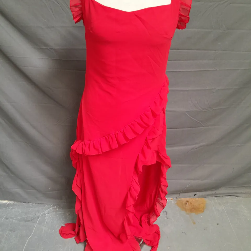 APPROXIMATELY 25 CLOTHING ITEMS TO INCLUDE DRESSES, BRAS AND SKIRTS. ASSORTED SIZES, STYLES AND COLOURS