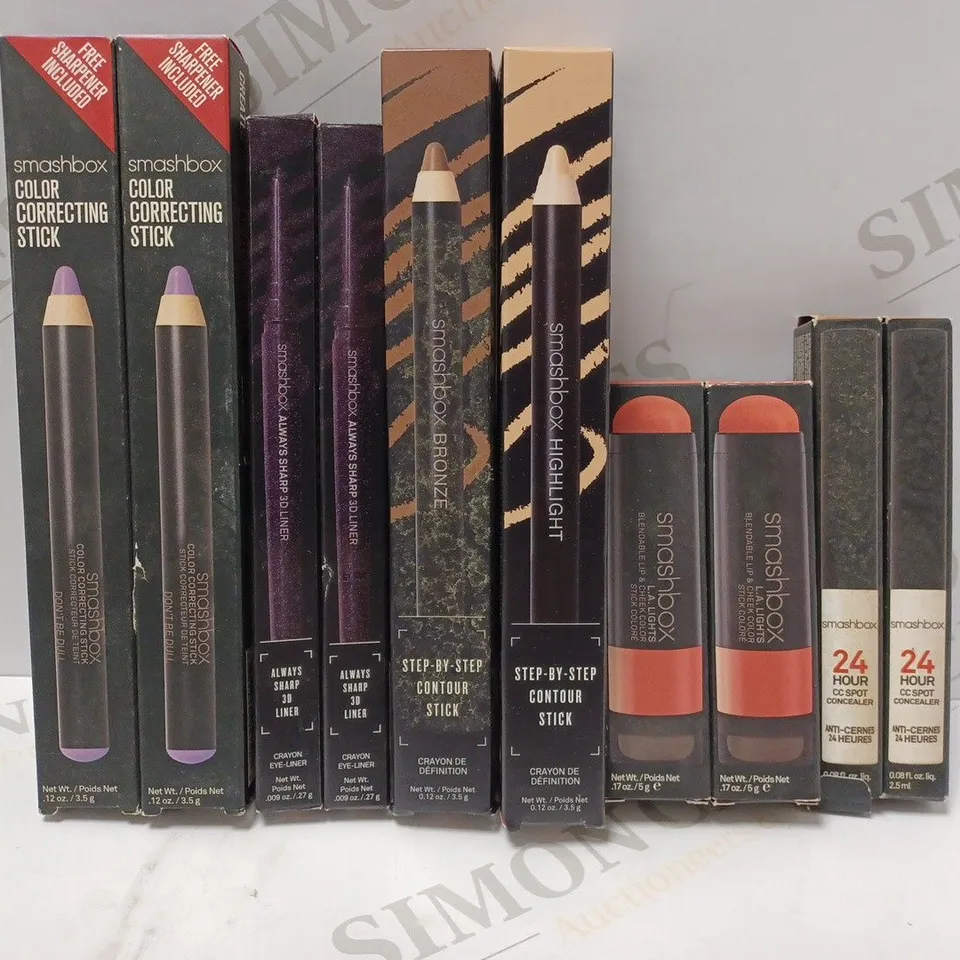 LOT OF APPROX 10 ASSORTED SMASHBOX PRODUCTS TO INCLUDE CONTOUR STICK BRONZE, LIP AND CHEEK COLOUR LAUREL CANYON CORAL, CONCEALER MEDIUM, ETC