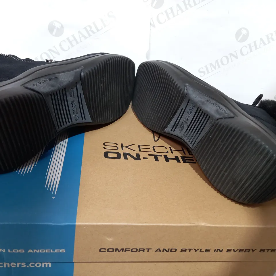 BOXED PAIR OF SKECHERS BLACK BOOTS  - SIZE 6.5