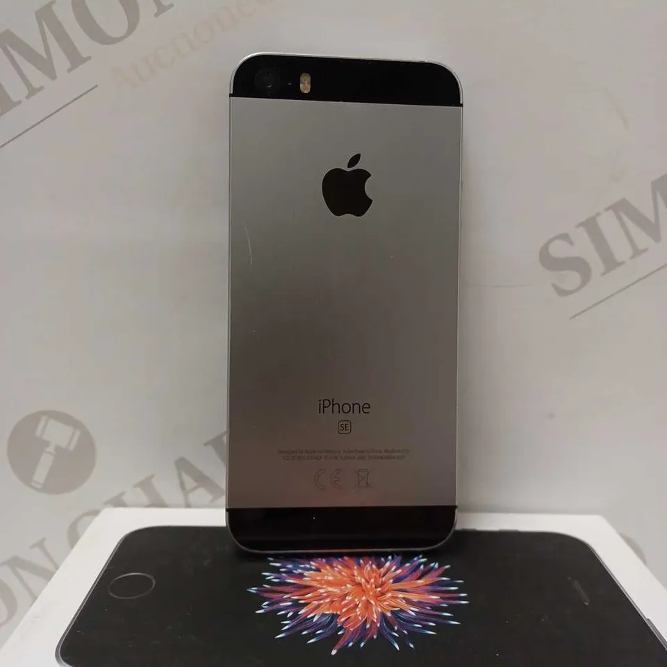 APPLE IPHONE SE A1723 - BLACK/SILVER	