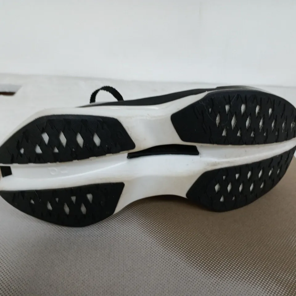 ON CLOUDBOOM MAX SIZE 6.5