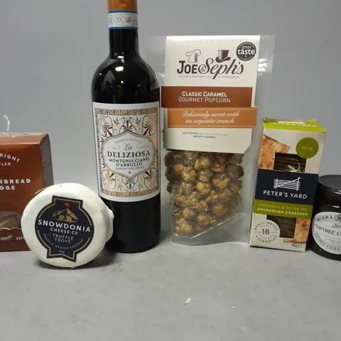 FOOD HAMPER TO INCLUDE - CLASSIC CARAMEL POPCORN , TIPTREE CHUTNEY , PETERS YARD SOURDOUGH CRACKER ETC