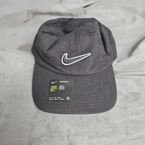 NIKE HERITAGE 86 CAP IN BLACK ONE SIZE 
