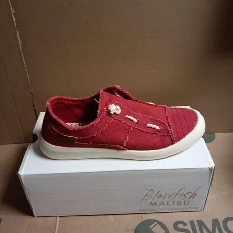 BLOWFISH MALIBU RED CANVAS SNEAKERS SIZE 6 BOXED