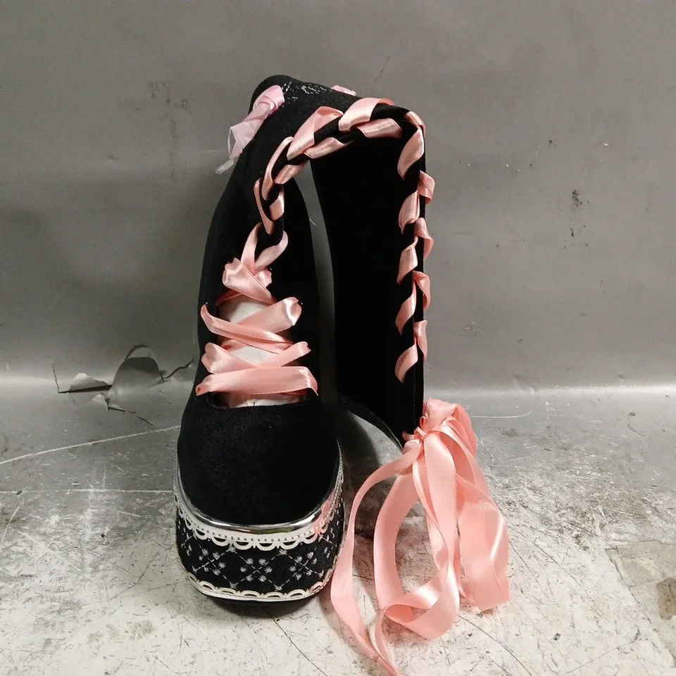 BOXED PAIR OF KOI GUILTLESS GHOST LACE UP PLATFORM LONG BOOTS IN BLACK SIZE UK 5