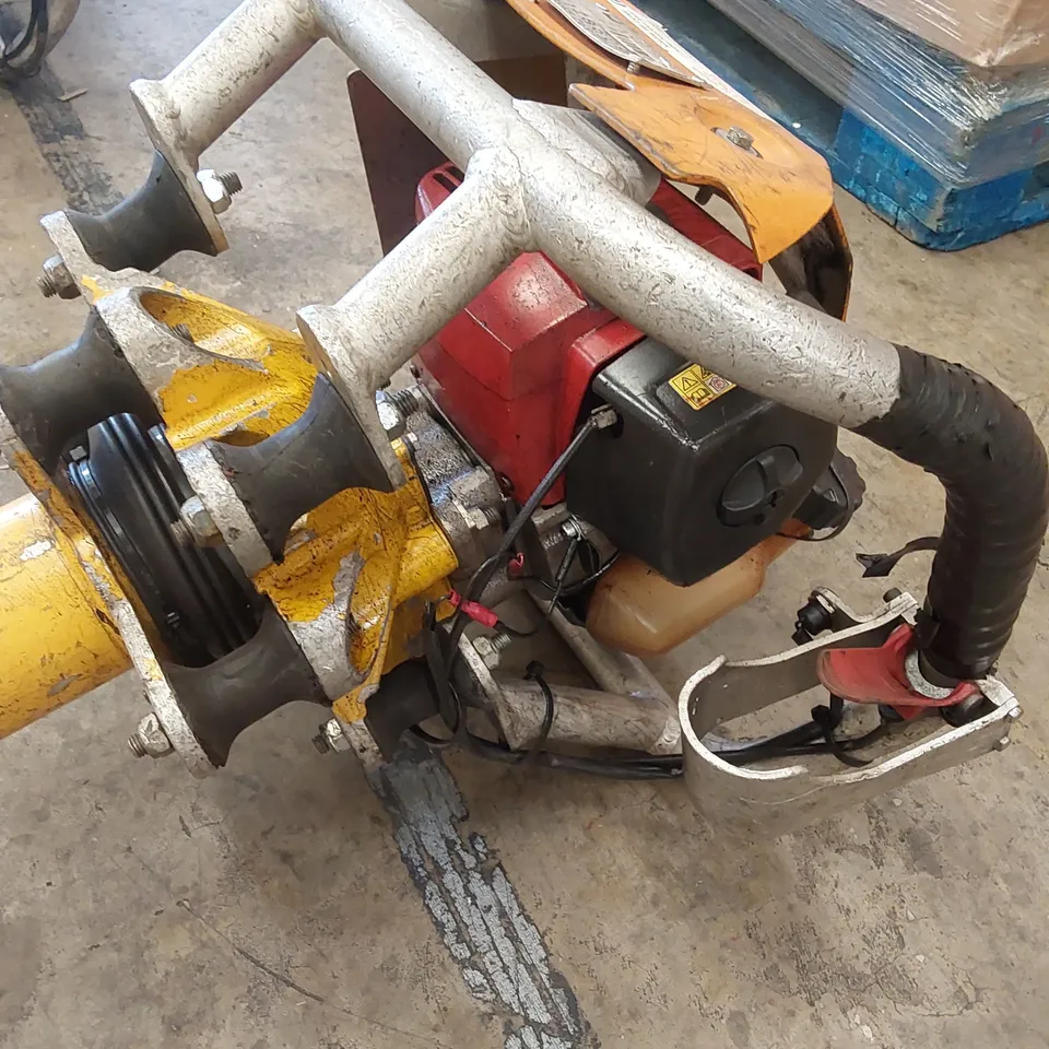ROBEL 62.05 2 STROKE VERTICAL TAMPER - RAILWAY MAINTENANCE TOOL