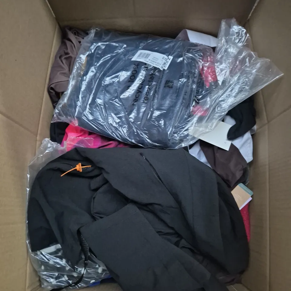 APPROXIMATELY 25 ASSORTED CLOTHING AND FASHION PRODUCTS IN VARIOUS STYLES AND SIZES - COLLECTION ONLY