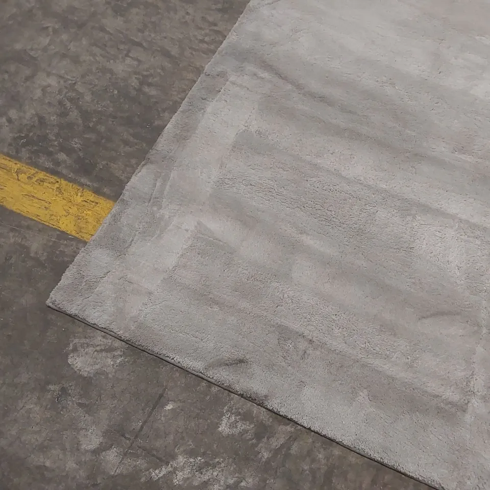 QUALITY DESIGNER AREA RUG - APPROXIMATELY 285 x 197cm