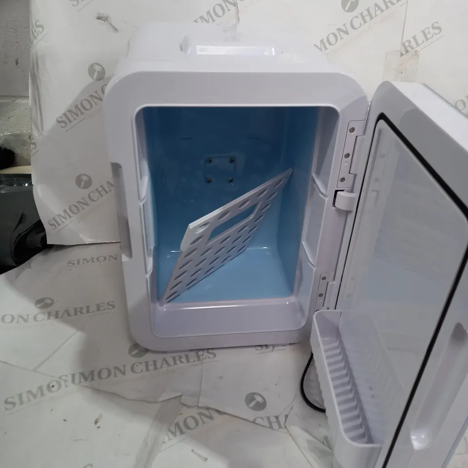 ATRAVESAR MINI FRIDGE WHITE BOXED