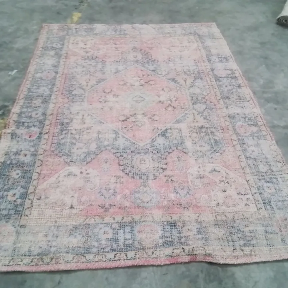 QUALITY DESIGNER AREA RUG - APPROXIMATELY 240X160CM