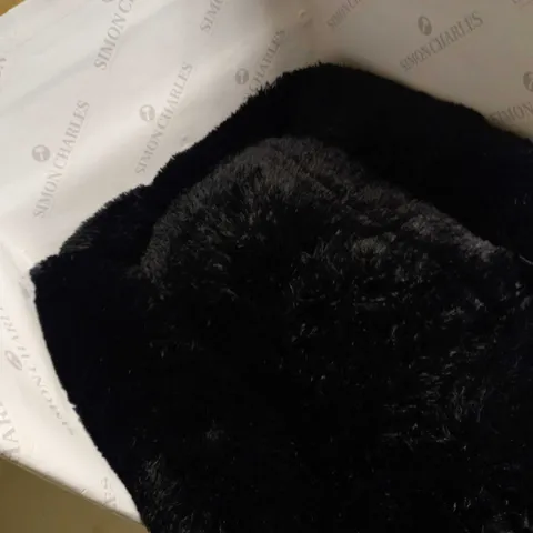 BLACK MEDIUM DOG BED, AND 2 BAGS OF CUSHION/BED FILLER 