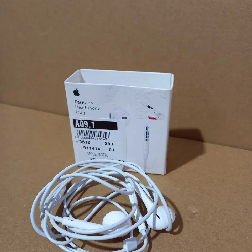 APPLE EARPODS WITH 3.5MM HEADPHONE PLUG