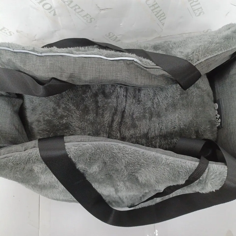 PET FANG FANG CARRY-ALONG PET BED IN GREY