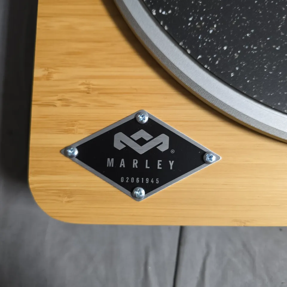 MARLEY TURNTABLE WITH WOODEN PLINTH, SPECKLED PLATTER & TONEARM