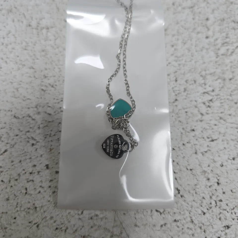 TIFFANY & CO. TURQUOISE PENDANT NECKLACE ON SILVER CHAIN – BOXED