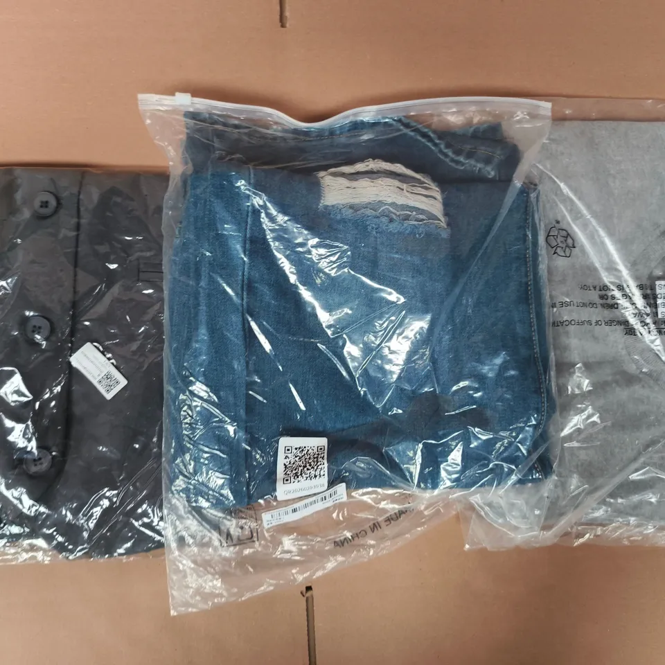APPROXIMATELY 20 ASSORTED CLOTHING AND FASHION PRODUCTS IN VARIOUS STYLES AND SIZES - COLLECTION ONLY