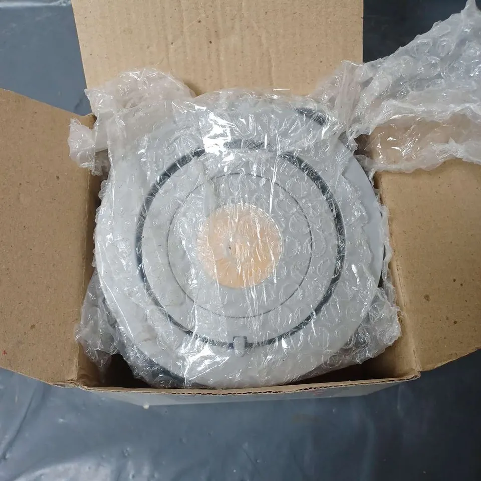 LOT OF MIXED LIGHT FITTING TO INCLUDE, 16 EMCOLITE SILVER FLUSH MOUNT LIGHT FITTINGS MODEL LDL13, 16 SILVER FLUSH DOWNLIGHTS MODEL PL405, 10 FLUSH SPOTLIGHTS MODEL LDL13, AMONGST OTHERS 