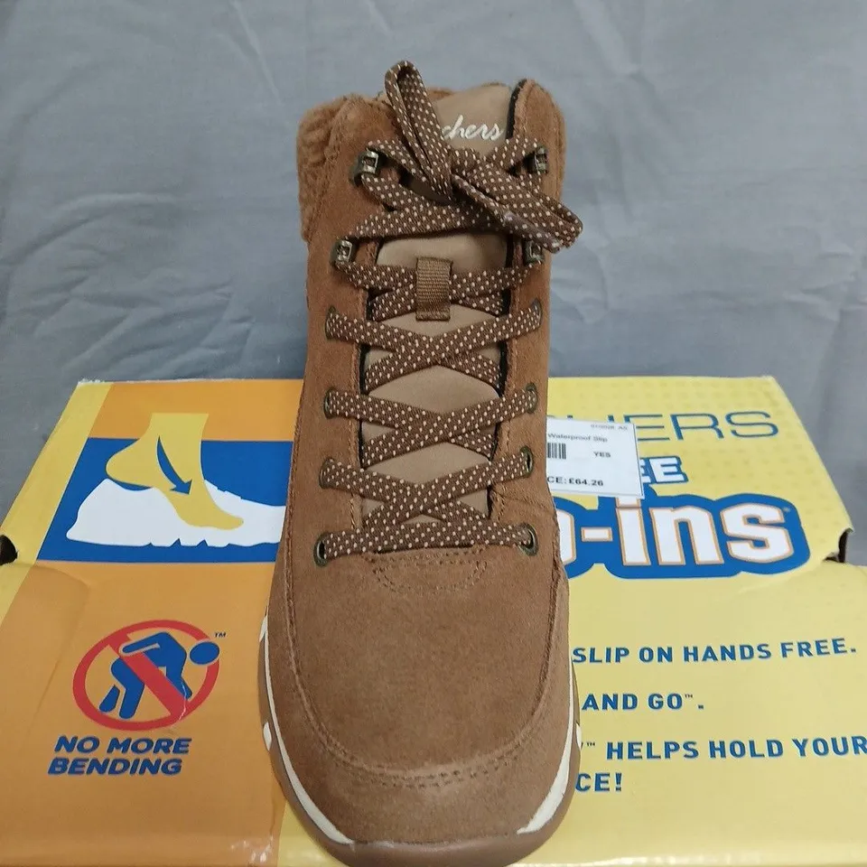 SKECHERS BROWN SUEDE HIKING BOOTS WITH FAUX FUR LINING – UK SIZE 4.5