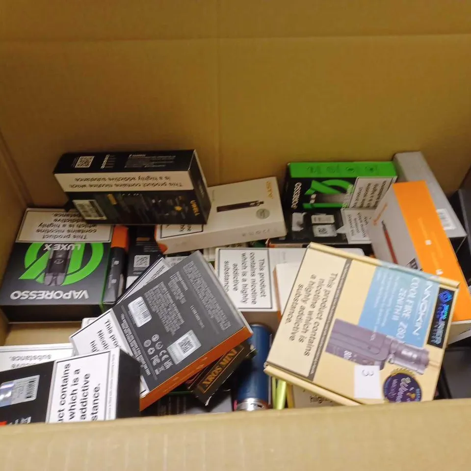 LOT OF APPROXIMATELY 28 ASSORTED E-CIGARETTES AND LIQUIDS TO INCLUDE INNOKIN COOLFIRE Z80 ZENITH II, GEEKVAPE ONE, VAPORESSO LUXE PM40, ETC