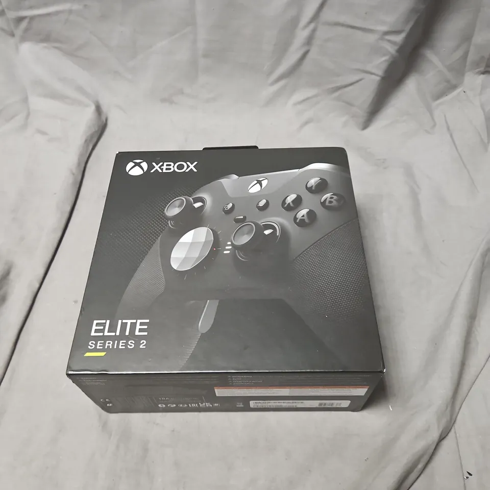 XBOX ELITE SERIES 2 WIRELESS CONTROLLER – BOXED WITH CARRY CASE