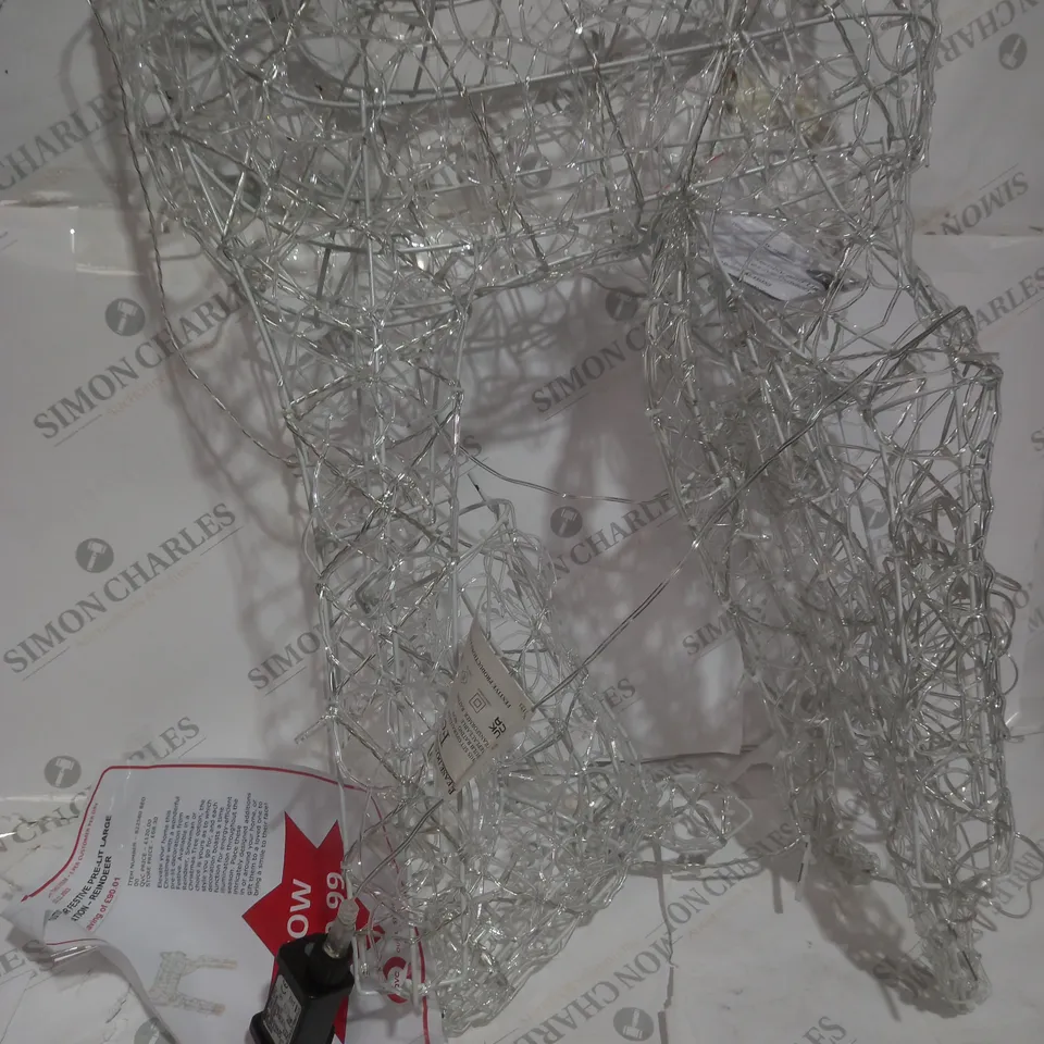 OUTLET FESTIVE LIT CHRISTMAS TREE DECORATION