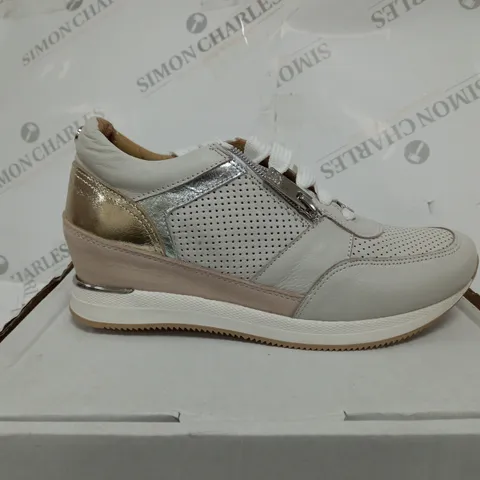 MODA IN PELLE AVERY WEDGE TRAINER - SIZE 6
