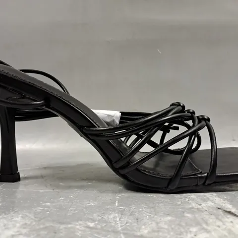 BOXED PAIR OF PUBLIC DESIRE SQUARE TOE HEELED STRAPPY SANDALS IN BLACK SIZE 9