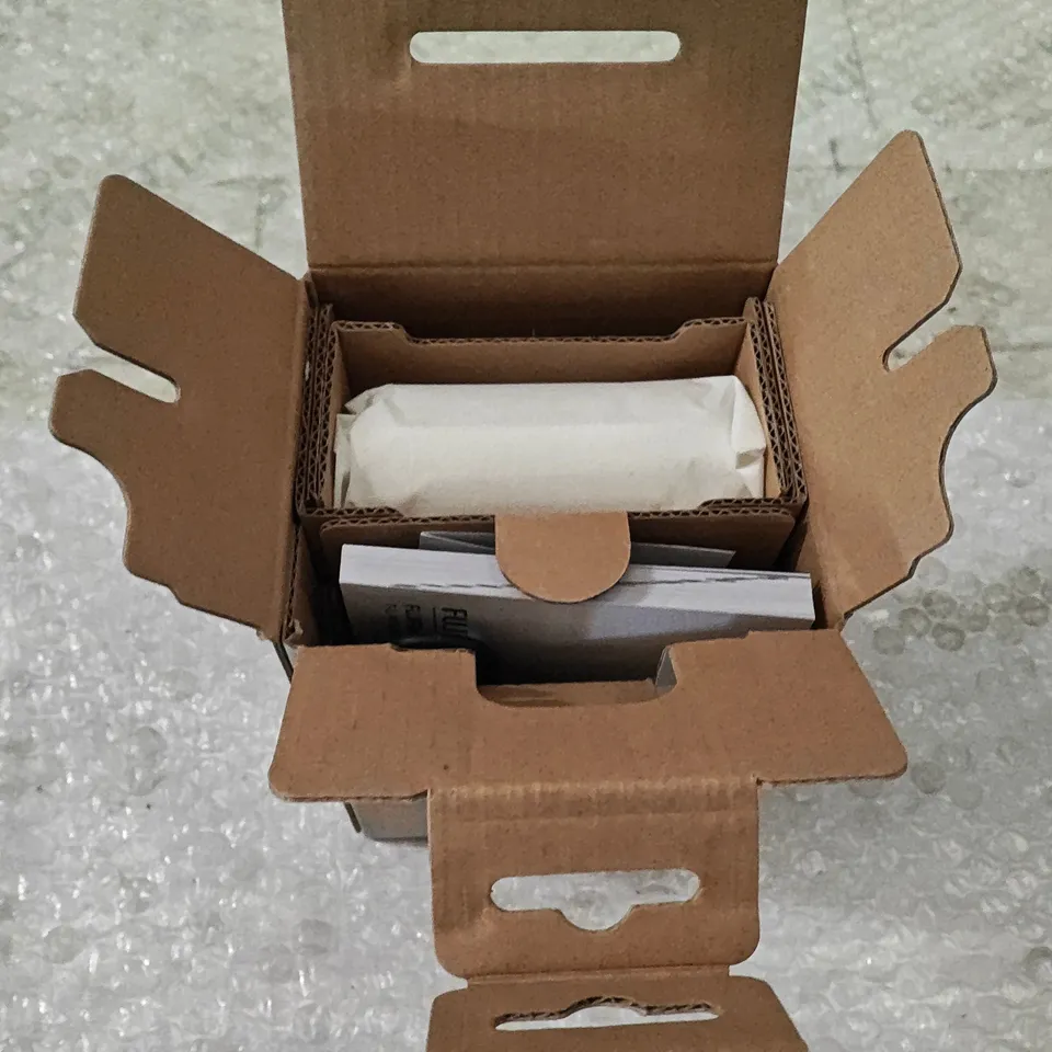 BOXED FUJIFILM INSTAX MINI LIPLAY HYBRID INSTANT CAMERA IN MISTY WHITE