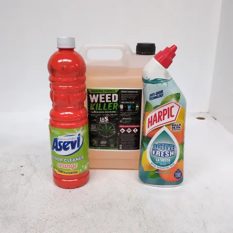TOTE OF APPROXIMATELY 4 ASSORTED ITEMS TO INCLUDE WEED KILLER, ASEVI, HARPIC ETC