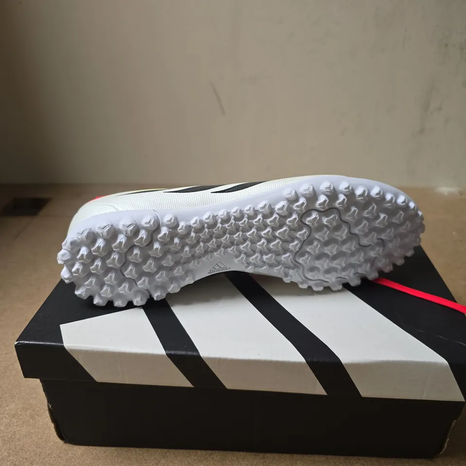 ADIDAS PREDATOR CLUB VEL TF J UK 5 CHILDRENS BOXED