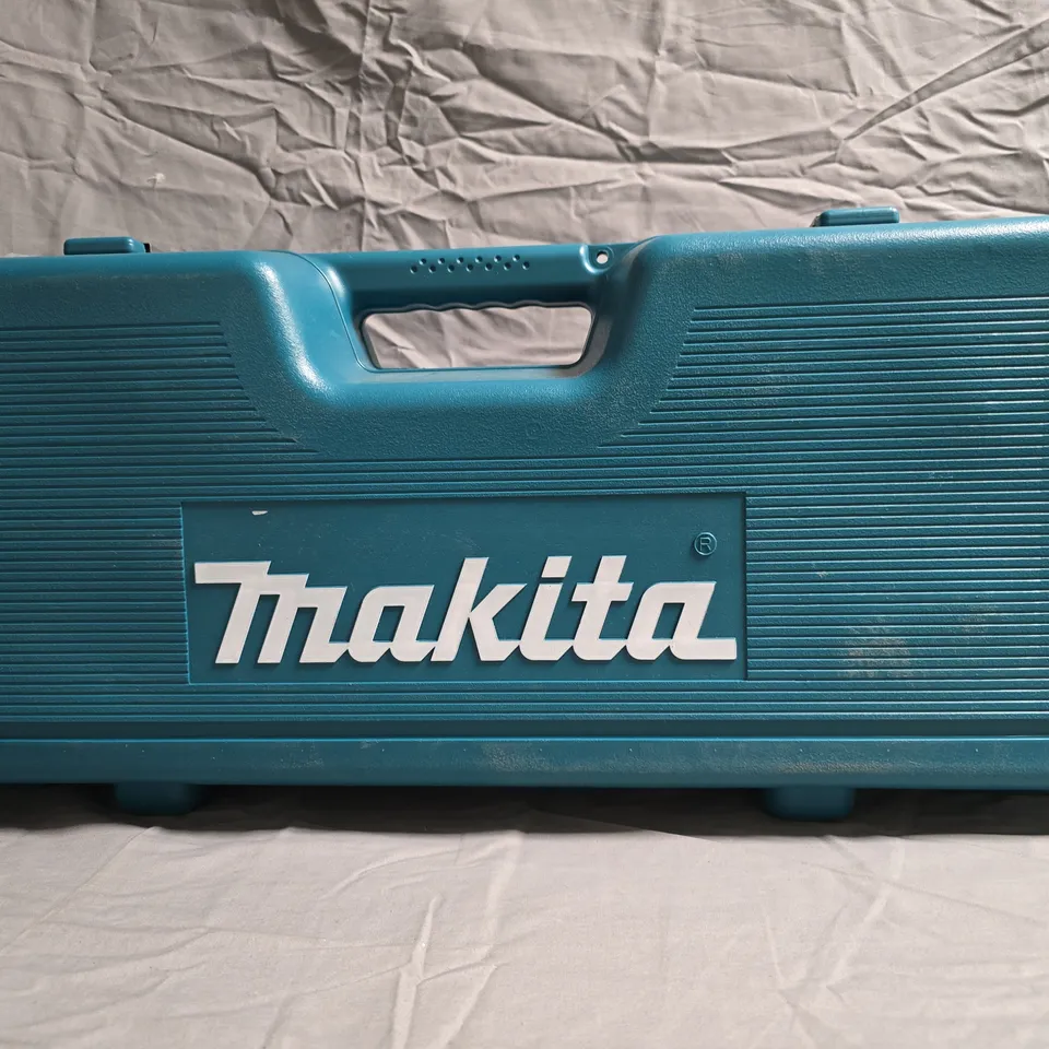 MAKITA GA9020 230MM ANGLE GRINDER – BLUE CASE
