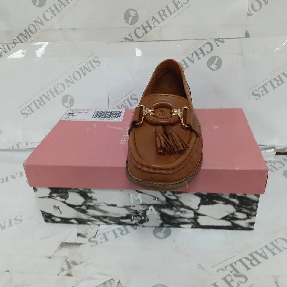 BOXED MODA IN PELLE TAN FALCONCIE LEATHER- SIZE 38