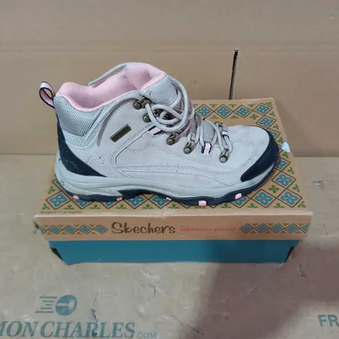 BOXED PAIR OF SKECHERS - SIZE 6