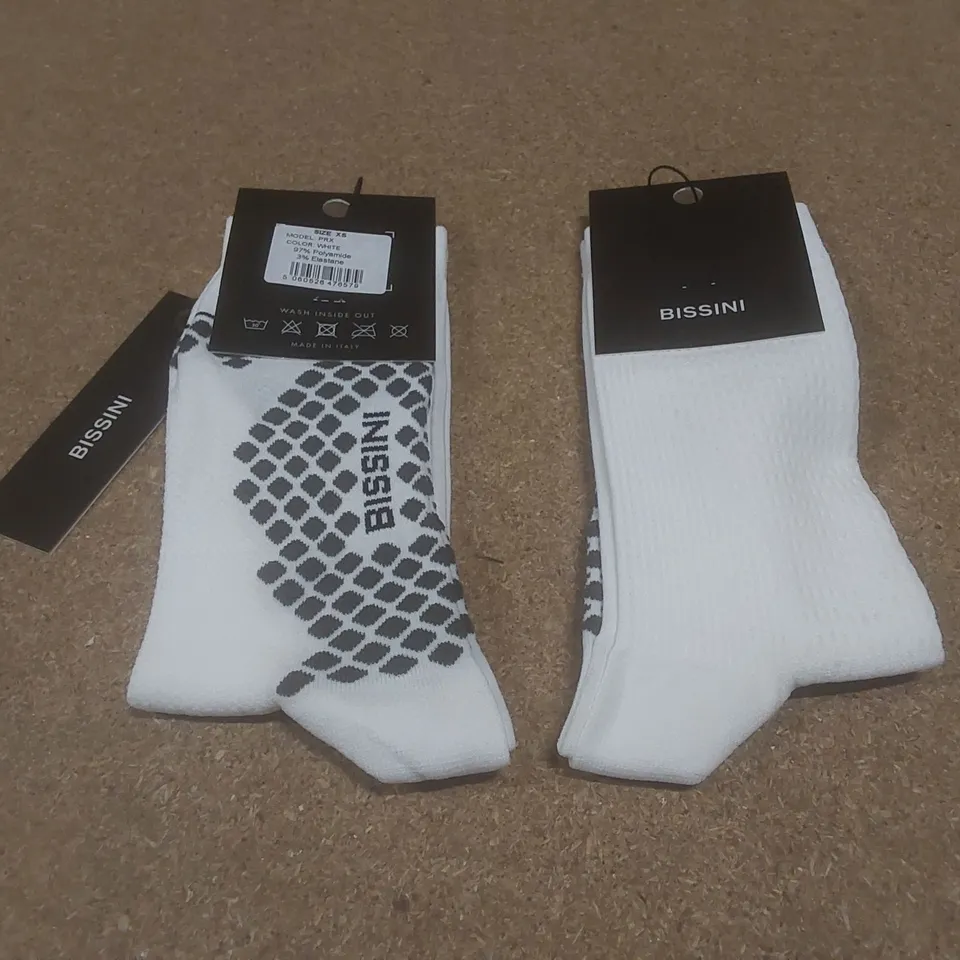 BOX TO CONTAIN A LARGE QUANTITY OF BRAND NEW PAIRS OF BISSINI CYCLING SOCKS - WHITE // SIZE: XS // 1 PAIR PER PACK