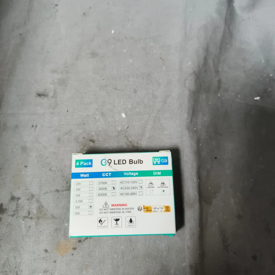 APPROXIMATELY 18 ASSORTED ITEMS INCLUDING PHILIPS COREPRO LIGHT BULB , SOYA WAX MELTS AND G9 LED BULB 