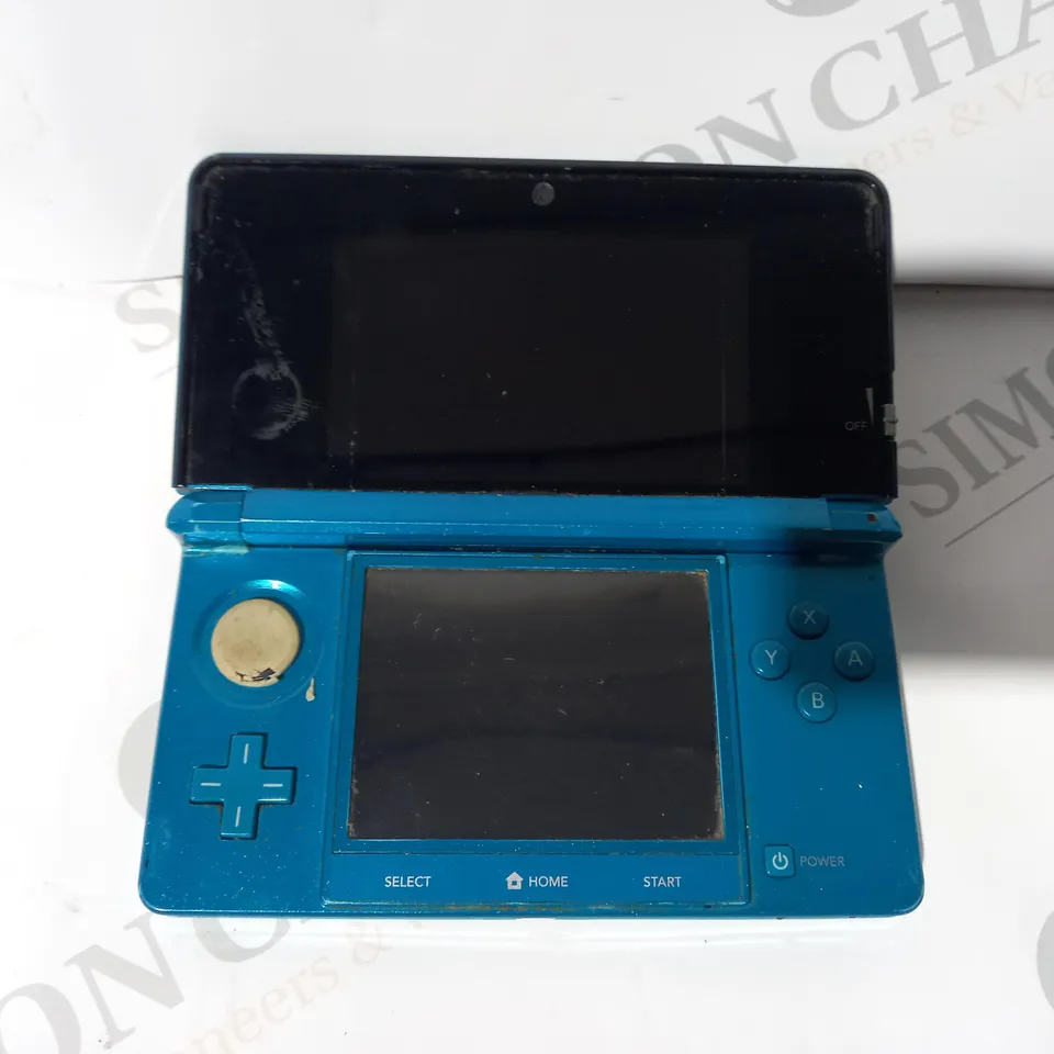 NINTENDO 3DS WAP-002 HANDHELD GAMES CONSOLE IN METALLIC TEAL