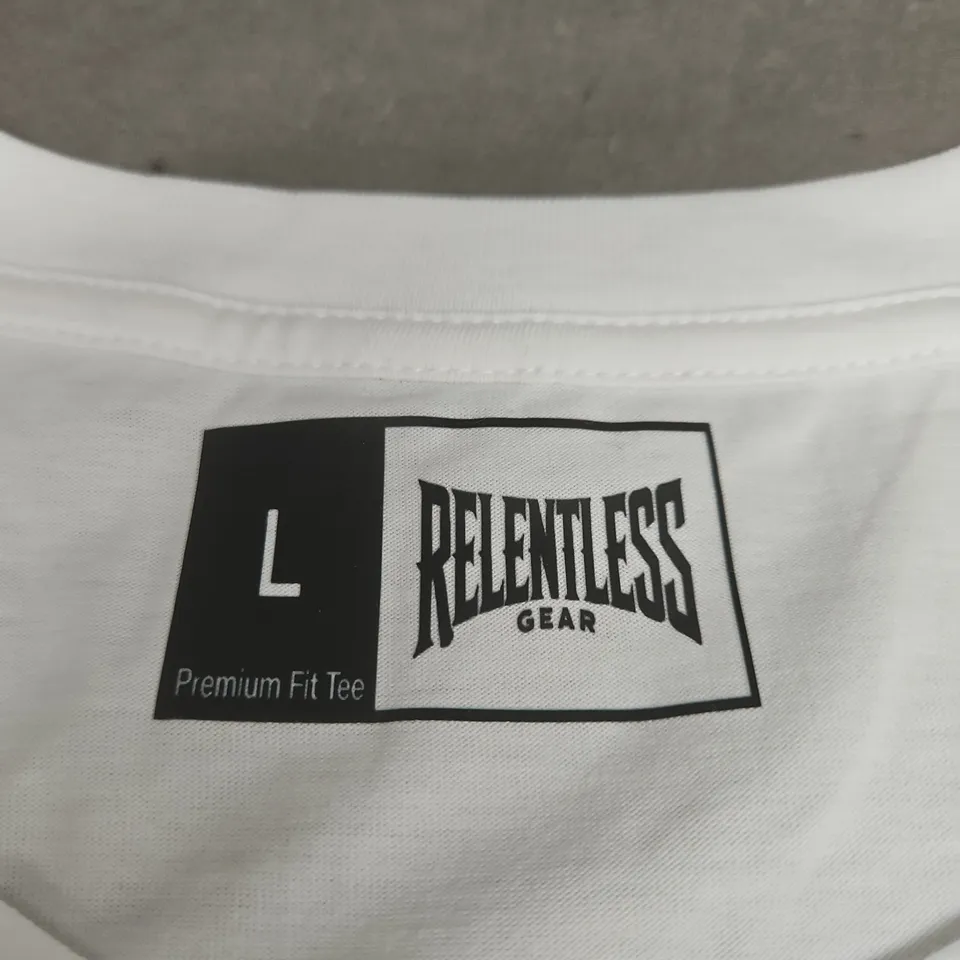 RELENTLESS GEAR PREMIUM FIT TEE – WHITE – UK SIZE LARGE (L)
