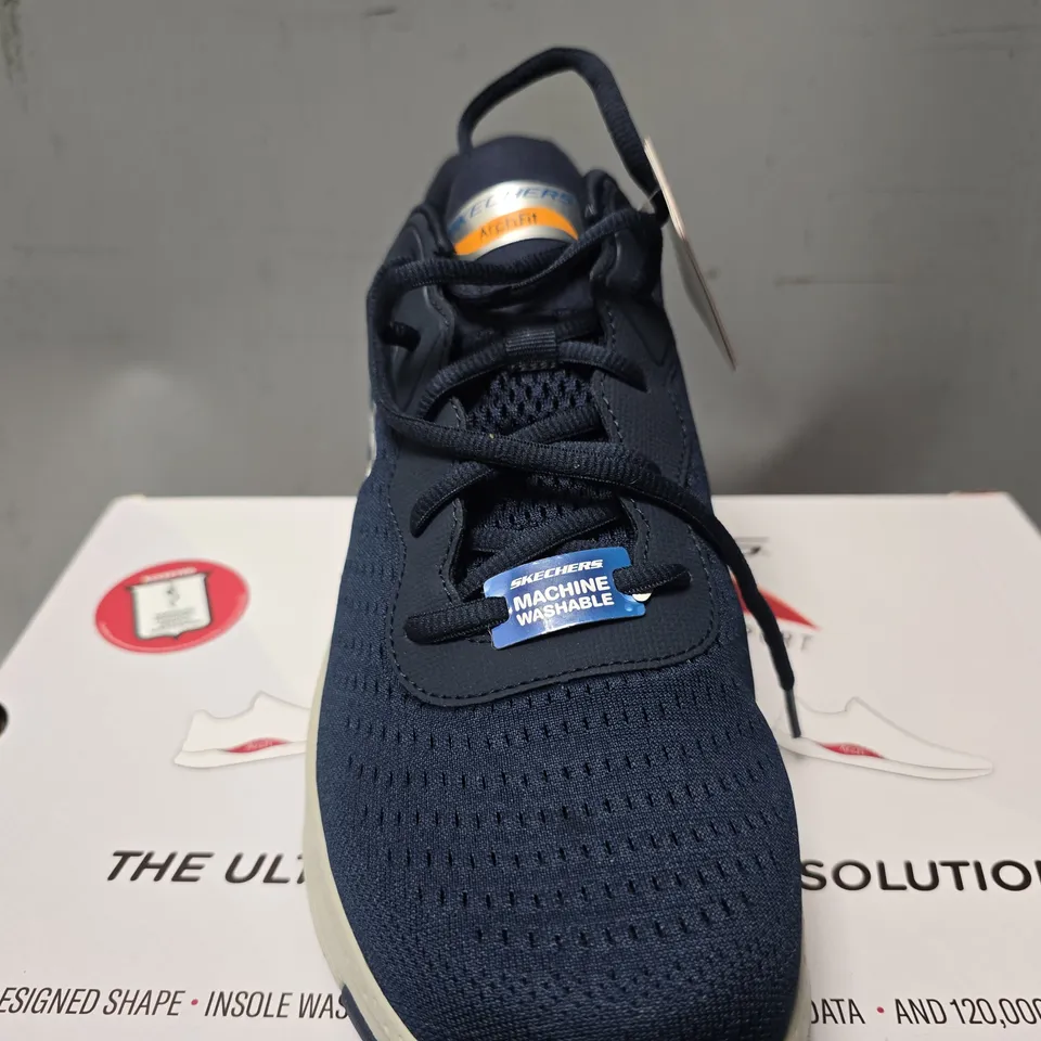 BOXED SKECHERS ARCHFIT INFINITY COOL - UK 11