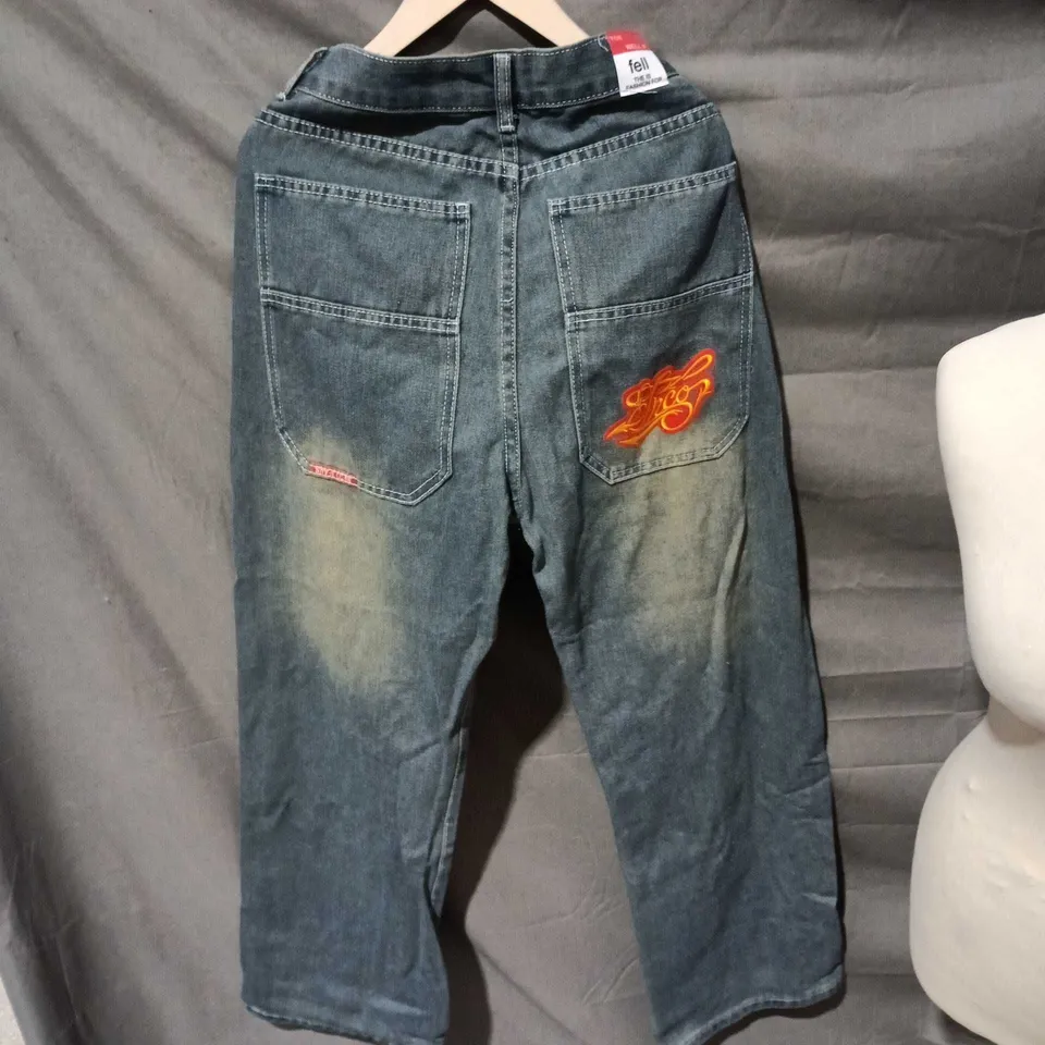 JNCO JEANS – BLUE DENIM JEANS WITH ORANGE BACK-POCKET EMBROIDERY SIZE 3 