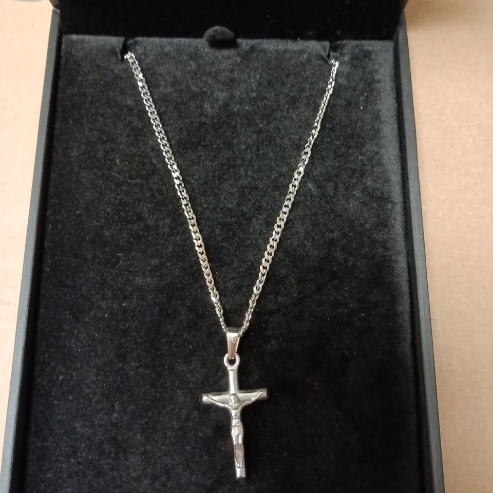 BOXED APOLLO UNTOLD MEN'S SILVER CROSS NECKLACE