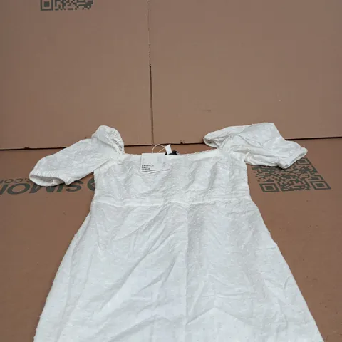 WHITE TEXTURED DRESS – PARIS ATELIER LABEL (UK 8 / EUR 36) TAGGED