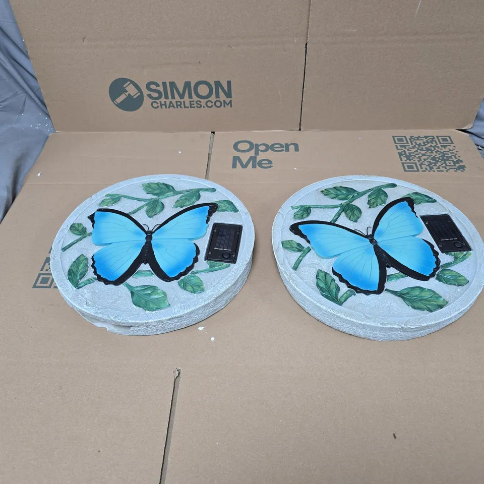 GARDEN REFLECTIONS SET OF TWO SOLAR DECORATIVE PLAQUES 