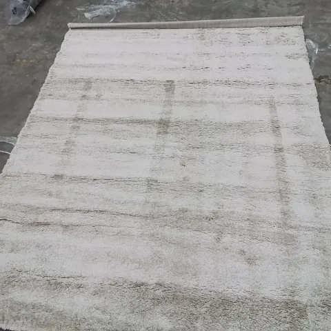 QUALITY DESIGNER AREA RUG - APPROXIMATELY 280x202cm