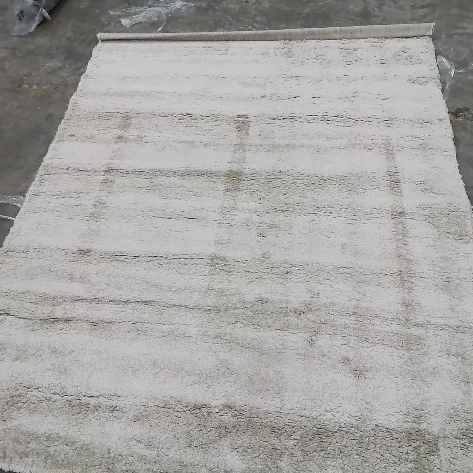 QUALITY DESIGNER AREA RUG - APPROXIMATELY 280x202cm