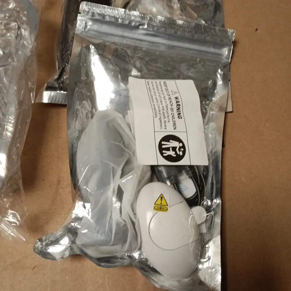 LOT OF 8 ASSORTED ADULT PLEASURE ITEMS TO INCLUDE DILDO'S, BUTT PLUGS AND FLESH LIGHT