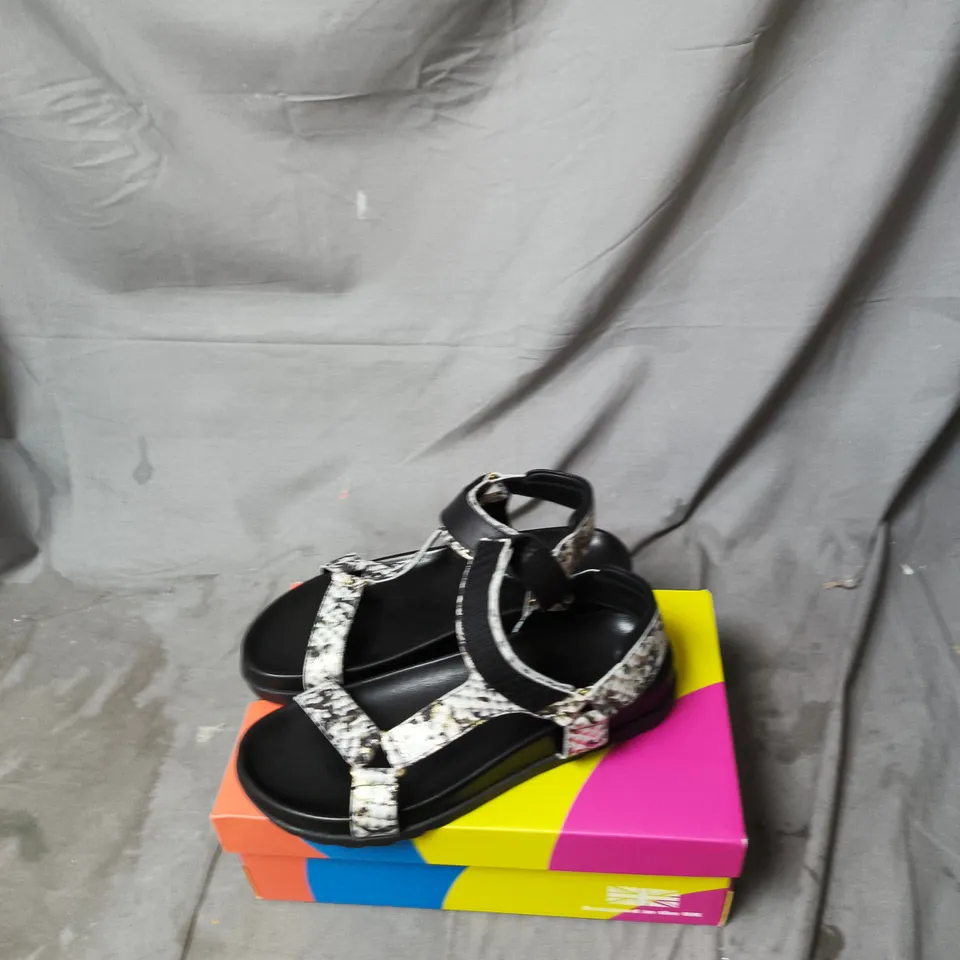 ADESSO AFRA LEATHER SANDAL UK 6