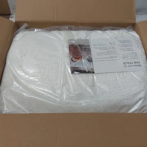 BOXED SOLID MACHINE WOMEN / POWER LOOMED OFF-WHITE RUG - 4 x 6'