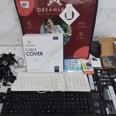 LOT OF ASSORTED ITEMS TO INCLUDE GLENCOE CABLE COVER, WIRED KEYBOARDS, HEATED BLANKET AND VARIOUS TECH ITEMS