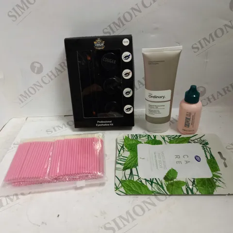 LOT OF APPROXIMATELY 20 ASSORTED HEALTH & BEAUTY ITEMS, TO INCLUDE EYESHADOW KIT, FACE MASK, MOISTURISER